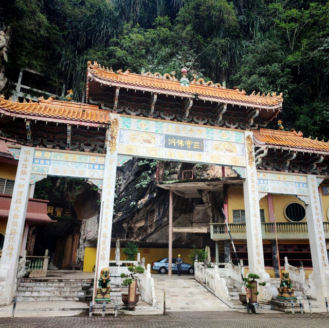 Hidden Gem in Ipoh: Sam Poh Tong Temple