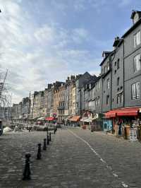 【絵葉書のような可愛い港町】オンフルール🇫🇷フランス