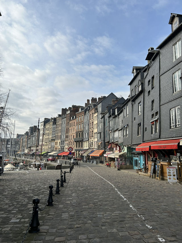 【絵葉書のような可愛い港町】オンフルール🇫🇷フランス