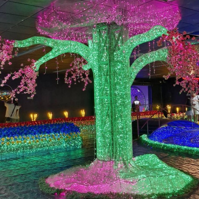 💓พาแฟนไปเที่ยวพิพิธภัณฑ์ศิลปะแห่งแสงสี ศรีราชา