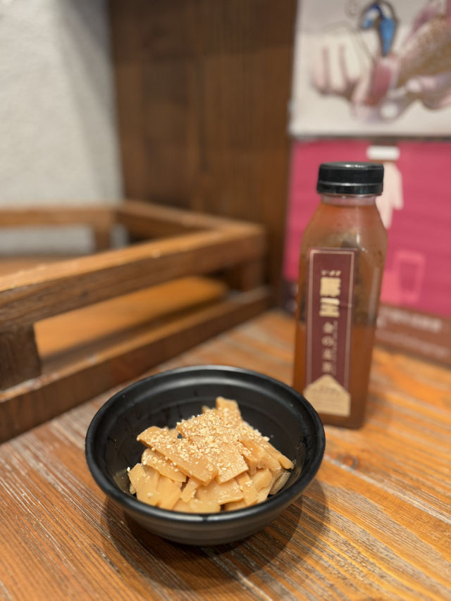 食完好滿足嘅拉麵