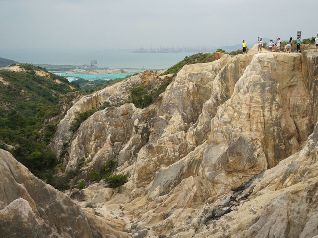 Hong Kong’s Hidden Grand Canyon: A Geological Marvel Beyond the Cityscape