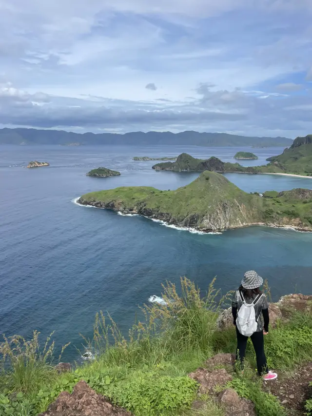A Visit to Padar Island: A View Worth the Climb ⛰️