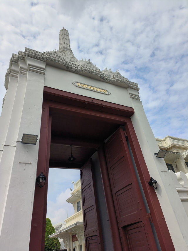Exploring the Grand Palace: A Must-Visit in Bangkok 🏰