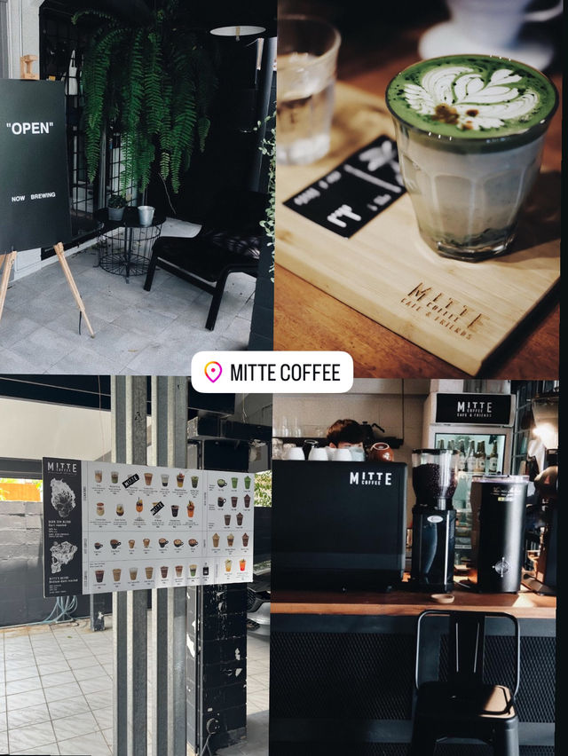 Mitte Coffee cafe & friends : คาเฟ่โทนเข้ม นนทบุรี