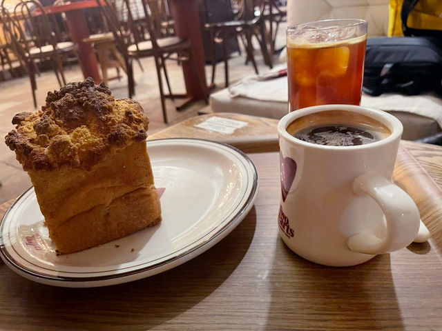 Two Hearts Bakery Cafe, South Korea 🇰🇷