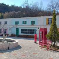 진주 랄라콜린, 핑크빛 감성의 완벽한 카페