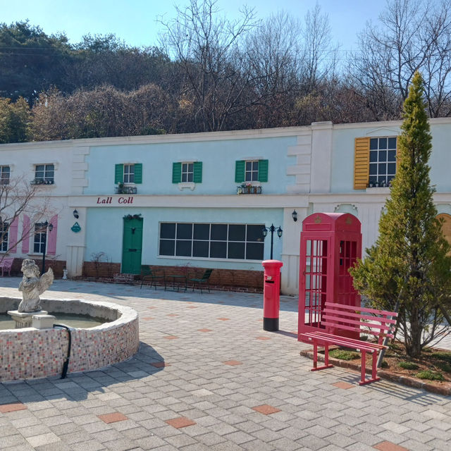 진주 랄라콜린, 핑크빛 감성의 완벽한 카페