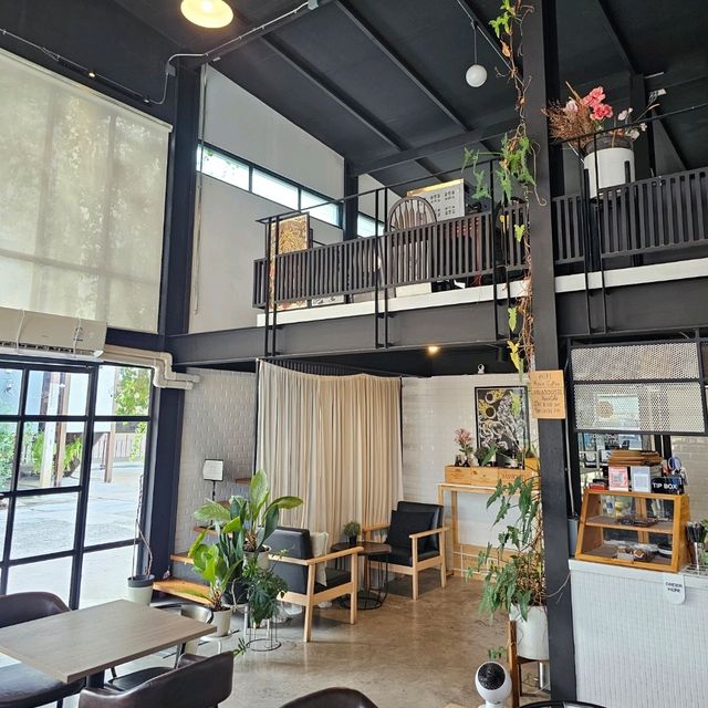 🍵Roux Cafe คาเฟ่นั่งชิลกลางเมืองระยอง🍥 🍵Roux Cafe คาเฟ่นั่งชิลกลางเมืองระยอง🍥