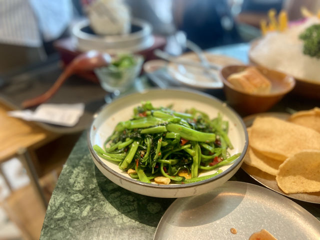 充滿南洋風情的深業上城✨ 🌴LESA PHO🍜