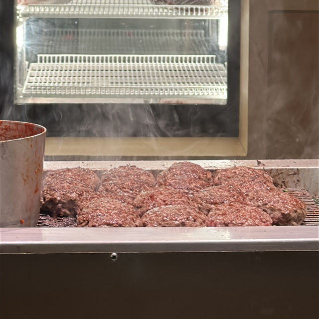 칭다오 완상청에 생긴 함박스테이크 신상맛집 (肉肉大米）