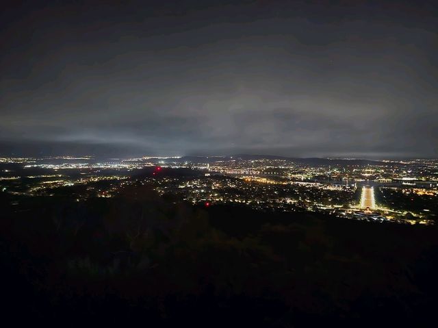 Mount Ainslie Lookout:Australian National University (ANU) Review: Campus Walks and Environment