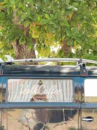 Volk coffee คาเฟ่ในรถตู้คันเก่า ที่ชุมพร