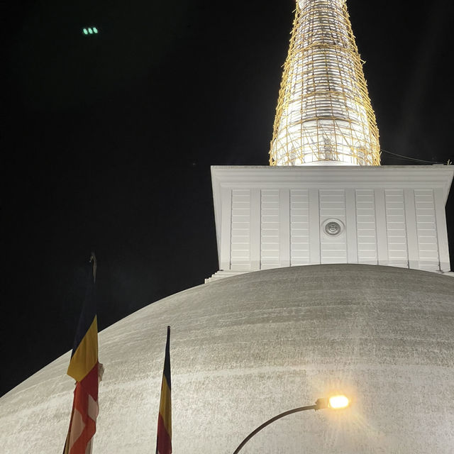Ruwanwelisaya: The Timeless Glory of Anuradhapura