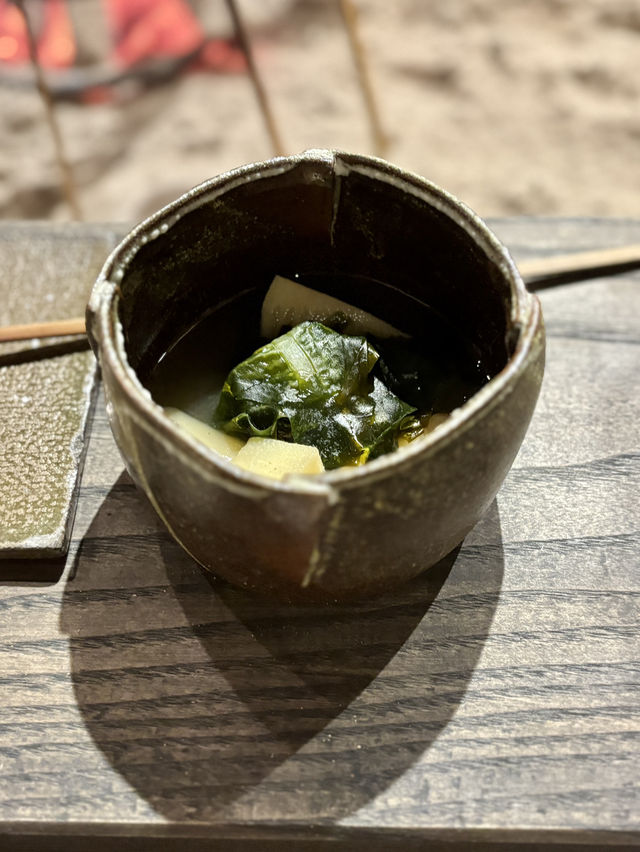 【大阪・新福島】囲炉裏で味わう四季の贅沢「灰色ロマン」