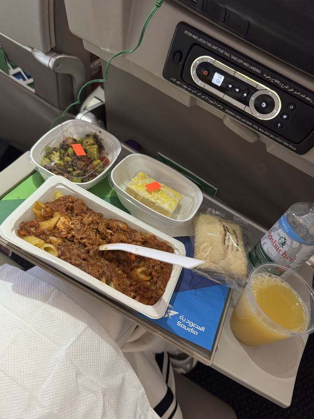 SAUDIA AIRLINE MEALS 🤩