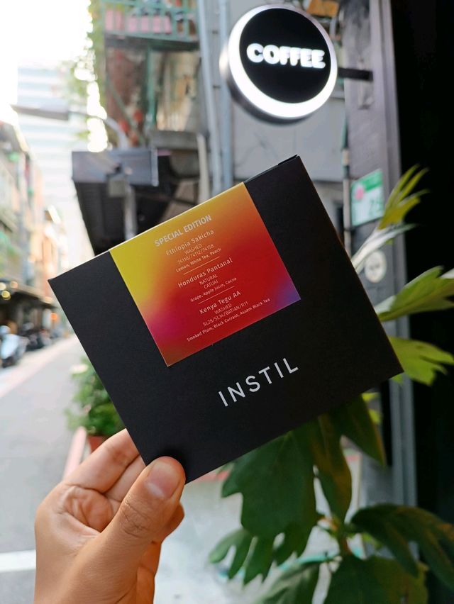 中山站小巷弄質感極簡咖啡廳☕☕