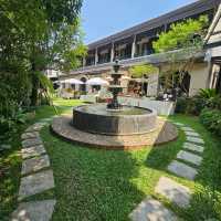 พาชมร้านกระเบื้องเก่าแก่ และแกลลอรี่จากกระเบื้อง