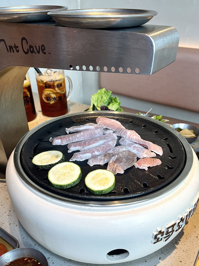 Ant Cave ปิ้งย่างจีนเกาหลี One Bangkok