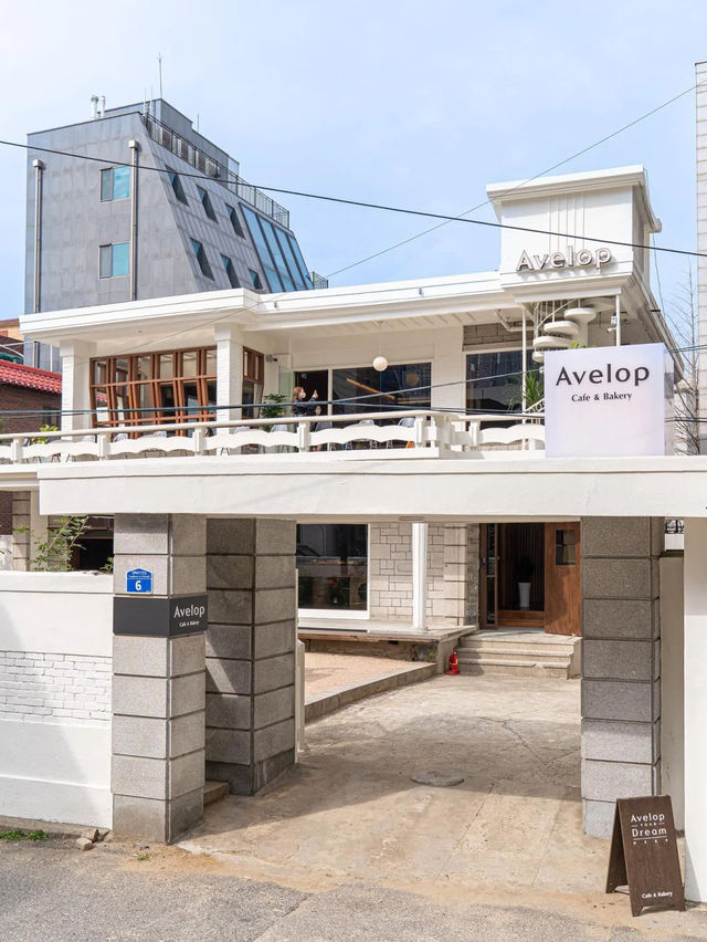 🇰🇷首爾咖啡館探店｜avelop｜復古木質感獨棟咖啡館