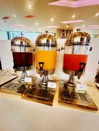 【北角】港島海逸君綽酒店：鮑魚x麵包蟹x生蠔x蟹腳海鮮盛宴自助午餐
