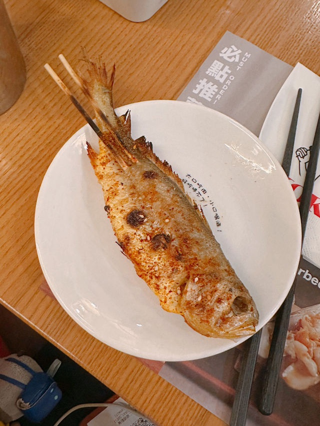 主打夜市風味串燒的「小野人」