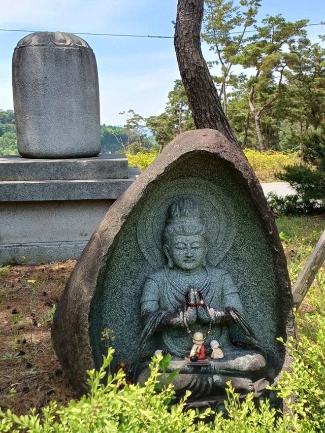 만불사의 거대한 예술 전시관 같은 풍경
