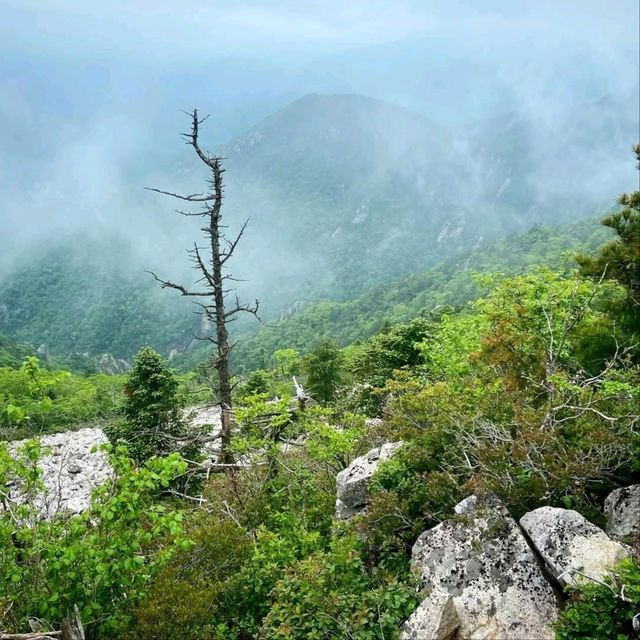 Seoraksan’s Southern Right, Less Crowds, All the Wow