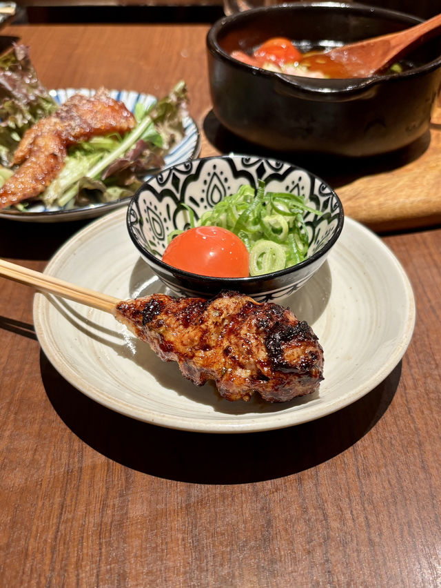 【大阪・心斎橋】炭火香る朝挽き鶏の焼き鳥を堪能「炭焼キッチン Tenten」