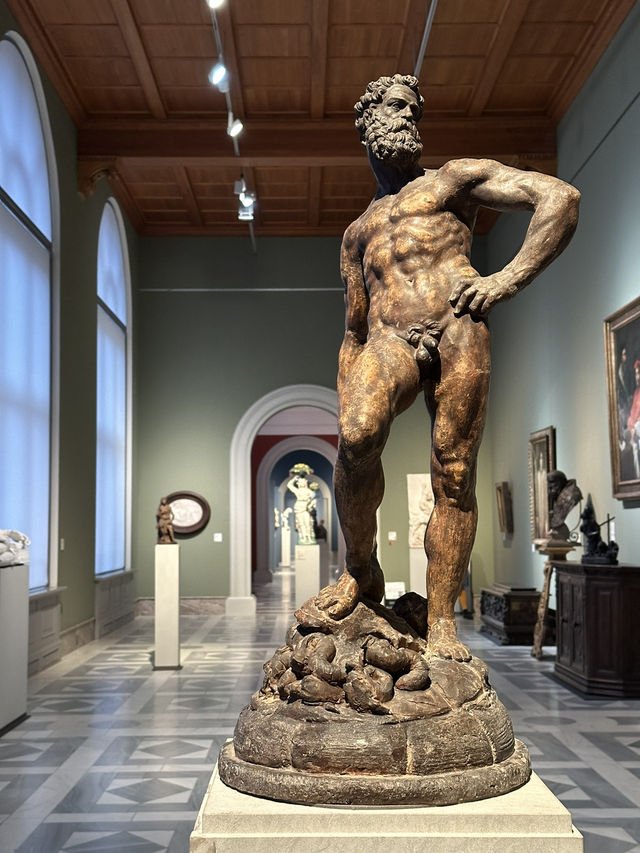 Impressive sculpture museum in Berlin