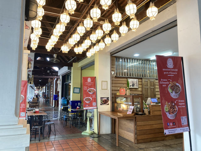 แหล่งรวมของกินร้านดังที่ “จริงใจวิลเลจ”   