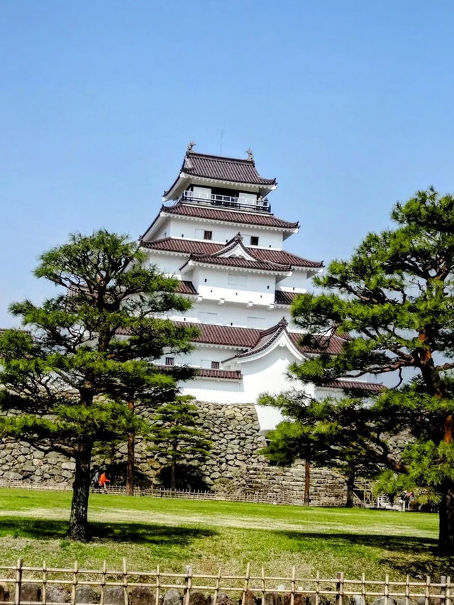 🏯【福島・会津若松】鶴ヶ城｜白壁が美しい“会津のシンボル”で歴史ロマンに浸る 