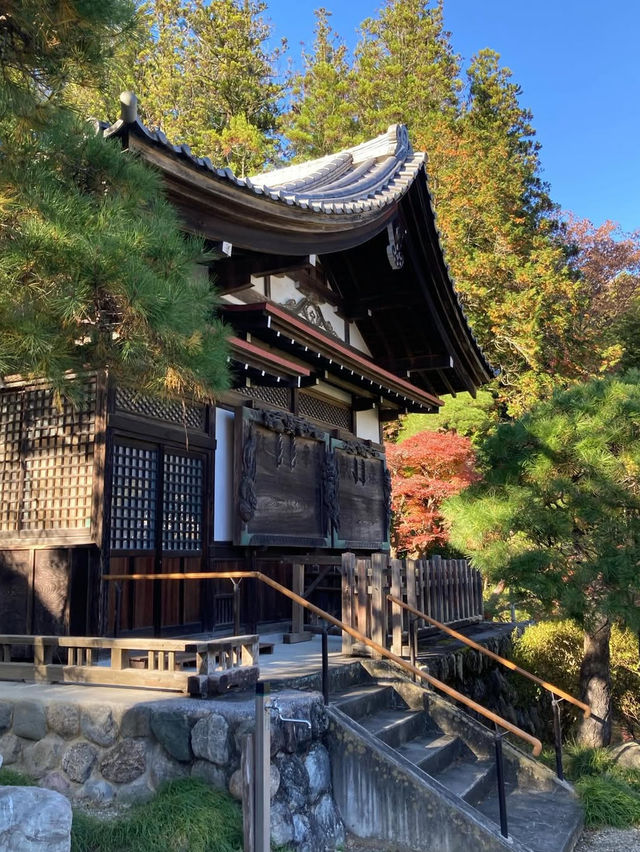 山と神秘に包まれる「宝登山神社」で、心澄む長瀞旅