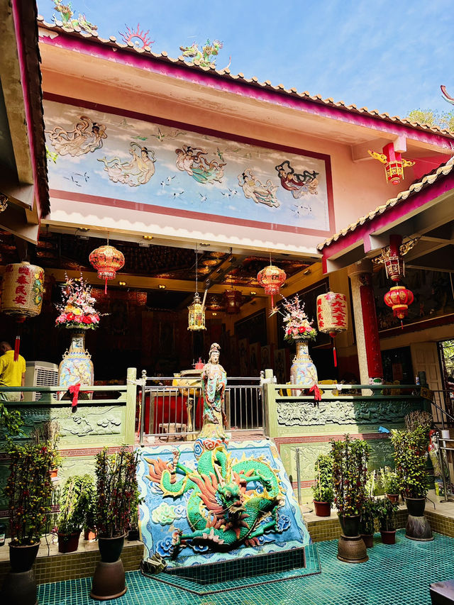 Tranquility on a hill: discovering Long Tian Gong in Kajang