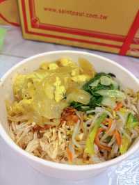 好好吃共享空間｜竹北博愛街的療癒系便當店，用手撕雞與油飯盛裝一頓好日子
