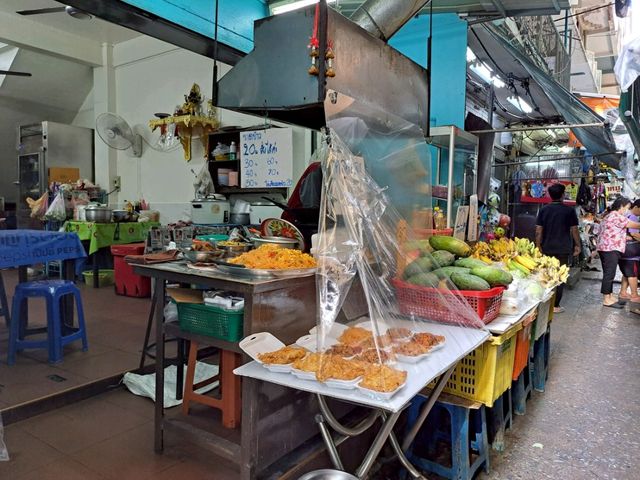 🌿 “สวนพูลวันวาน” ตลาดสายชิล | Ola Market 