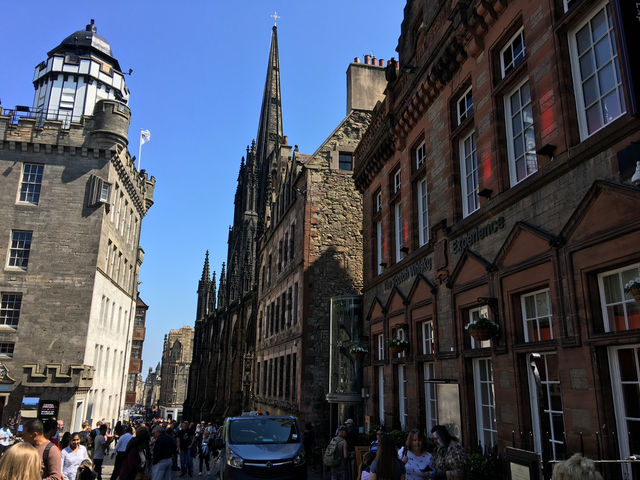 Exploring Edinburgh Castle: Where History Meets Magic ✨🏰  