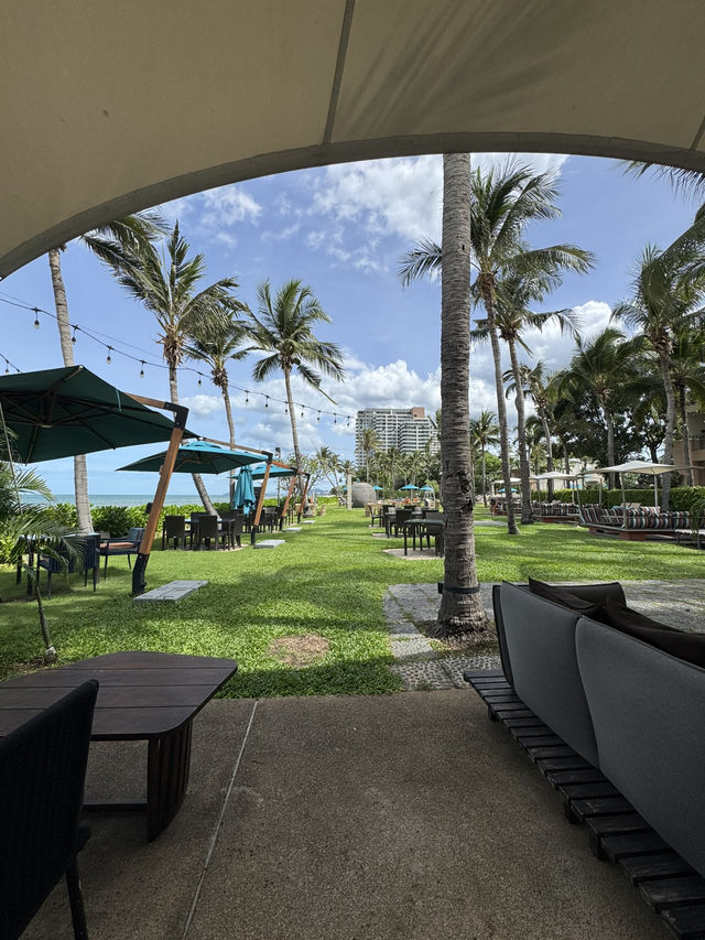 ชิลล์ริมทะเลที่ Luna Lanai หัวหิน วิวดี อาหารอร่อย