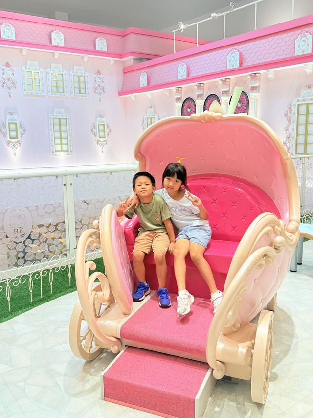 三麗鷗彩虹樂園 小女生的偶像及拍照景點