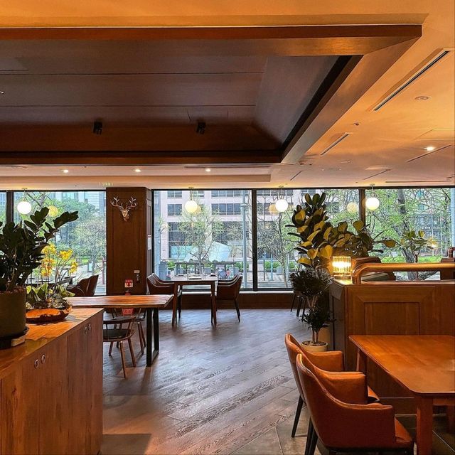 Flaneur Restaurant
