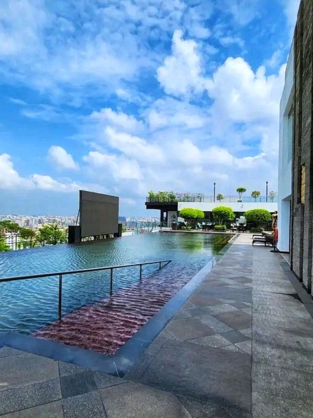 Sophistication in the Sky – My Luxurious Stay at Le Méridien Dhaka