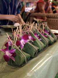 ชวนไปใส่บาตรพระล่องแพไม้ไผ่ เดินชิวหาของกินที่ตลาด