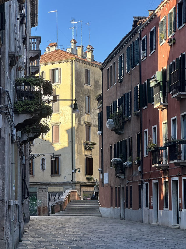 Rialto: Where Venice’s Soul Crosses The Grand Canal