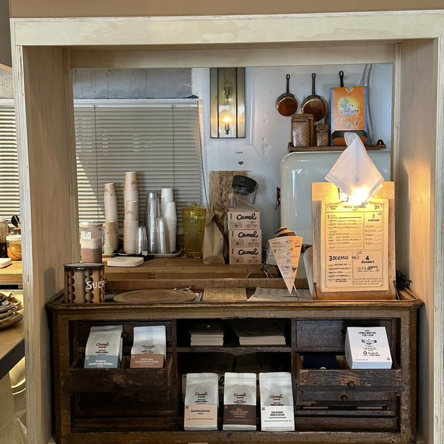 Simplicity with Edge – My Visit to Camel Coffee, Seoul