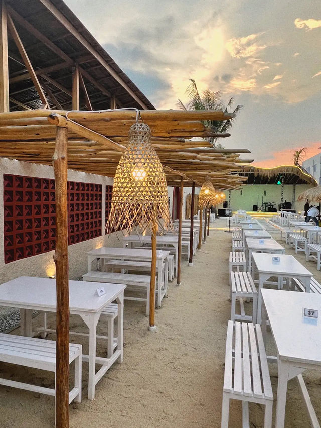 Malibu Bar and Cafe: Batam’s Tropical and Beach Flavor Playground