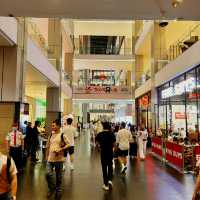 Solo Glam at Pavilion KL: Luxury, Street Food & Secret Spots!** 🛍️🍜 