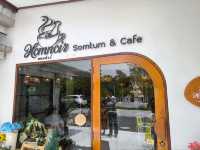 Homnoir หอมนัวร์ somtum&cafe 
