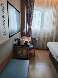 Home Inn Near Jilin Station: Convenient Stay for Dining & Exploration