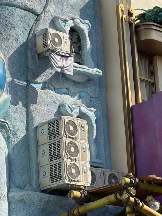 Tiny Tiaras & Toy Soldiers: The Best of Shanghai Disneyland for Kids