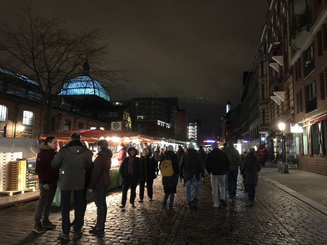【Fischmarkt Hamburg Altona｜ドイツ・ハンブルク 「眠気も吹き飛ぶ、港町の“朝のエネルギー爆弾